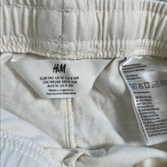 Bundle of 4 H&M Kids Knit Shorts - Black, DarkGray, Gray, Cream - Picture 2 of 2